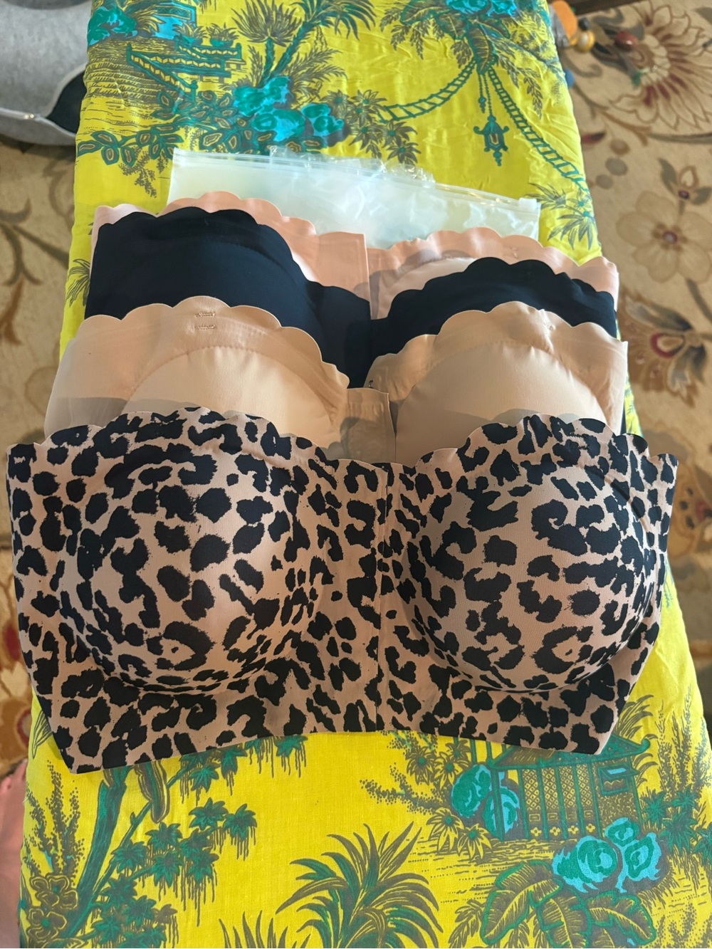 Strapless Non-Slip 4-pack Padded Bra’s